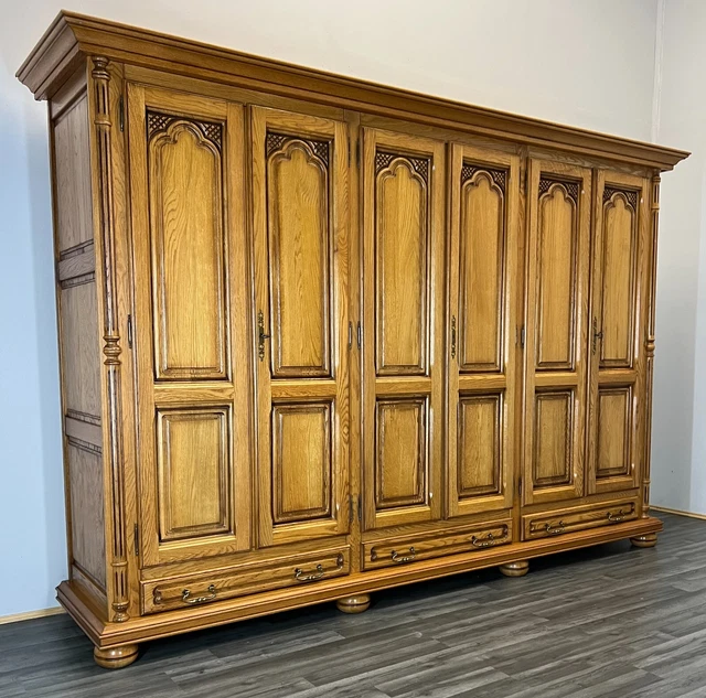 French Carved 6 door Armoire Wardrobe (LOT 2590)