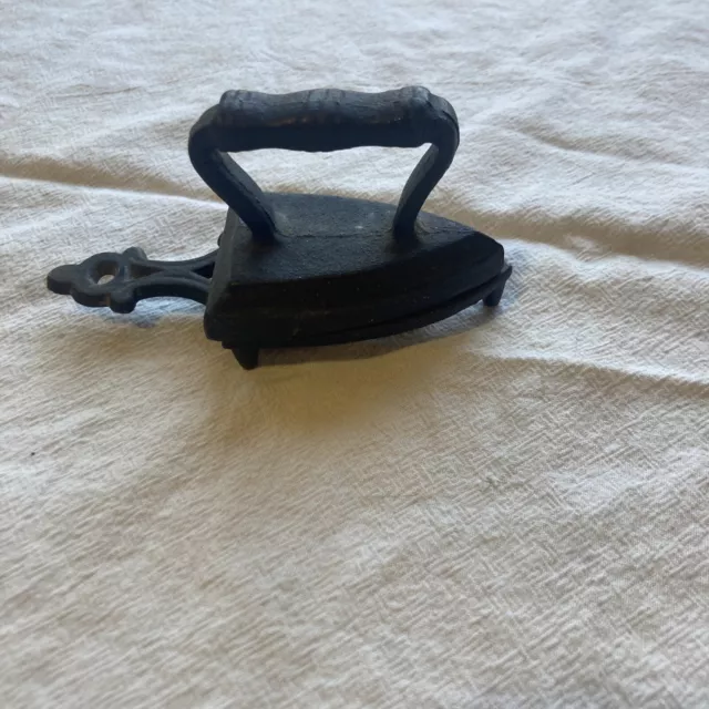 Vintage Mini Cast Iron Sad Iron With Trivet Salesman Sample Mini Toy