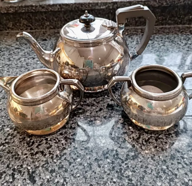 Beautiful quality 4 piece Silver Plated Tea Set Made By James Deakin & sons 6518