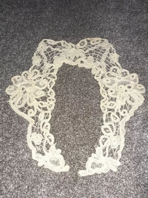 Sciarpa antica crema pizzo ornato vittoriano collare in pizzo avvolgente bambola orso display
