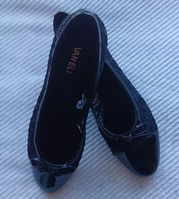 Vaneli Womens Caddie black Lace Size 9.5 M Ballerina flats