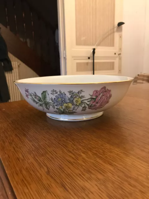 SALADIER PORCELAINE DE LIMOGES BERNARDAUD & Cie  " LA ROSE "