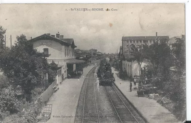 CPA - ST-VALLIER-sur-RHÔNE  (26)  La Gare - TRAIN - ANIMEE