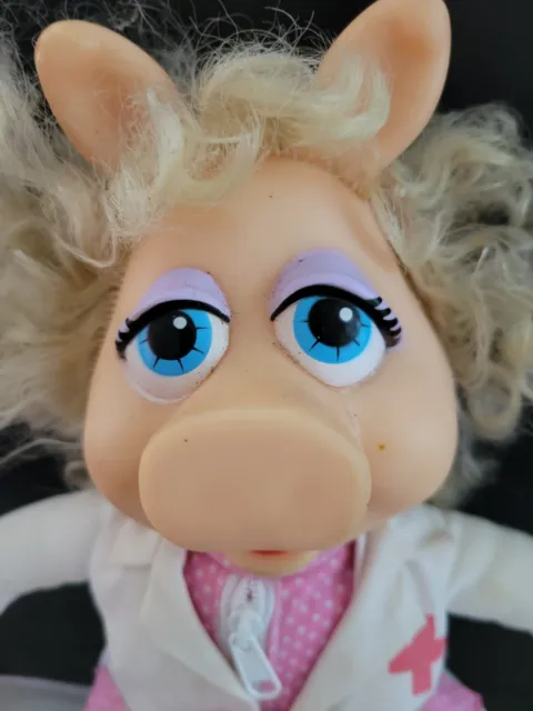 1990 Jim Henson  Miss Piggy  Doctor  Dress Me Plush Doll  Mattel Arco 8