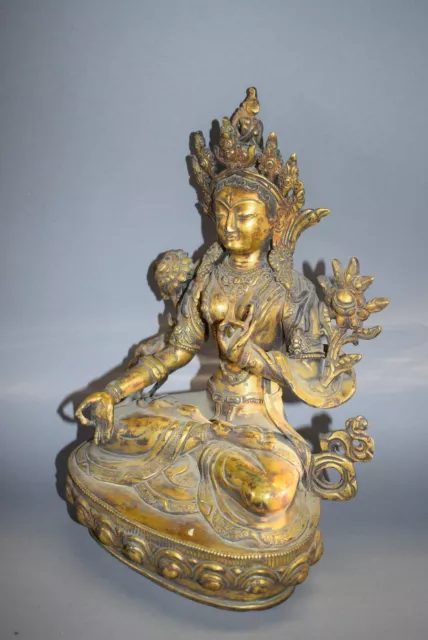 Große Tara auf Lotussockel -Tibet, Bronze-feuervergoldet, 32cm