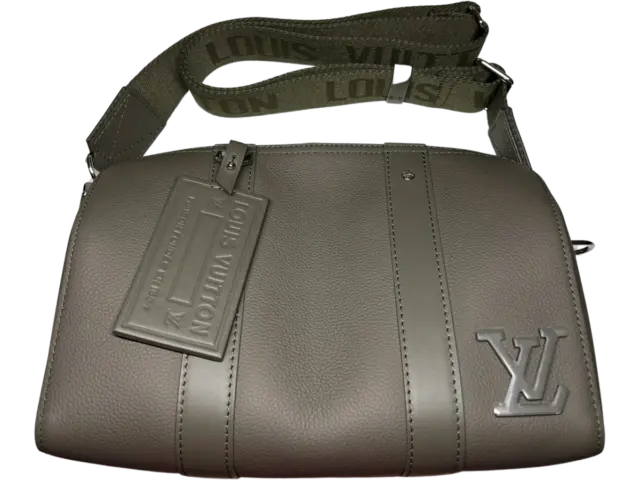 LOUIS VUITTON OUTDOOR Messenger Crossbody Bag M30233 Authentic Black  $1,350.00 - PicClick