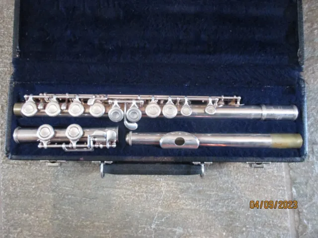 Artley 18-O Flute with case