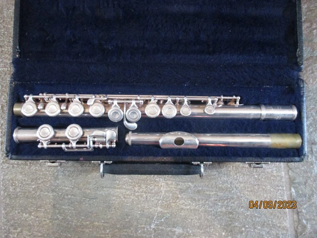 Artley 18-O Flute with case Artley 18-O Flute with case