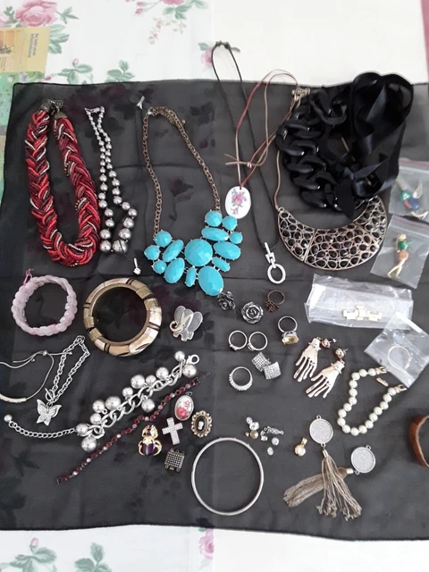 Modeschmuck Konvolut-40 Teile