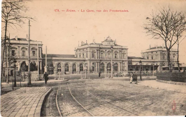 CPA- Reims - La Gare, vue des Promenades