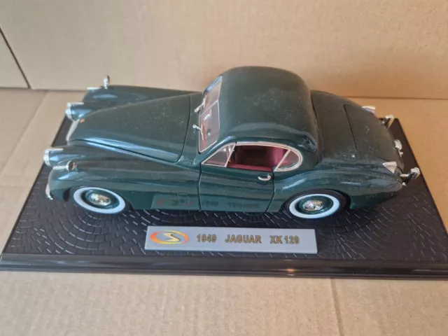 1:18 - Signature - 1949 Jaguar XK120, grün 2