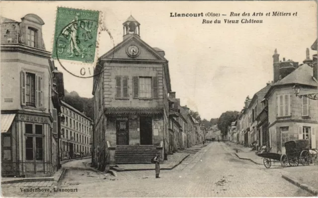 CPA LIANCOURT - Rue des Arts et Metiers et Rue du Vieux Chateau (130000)
