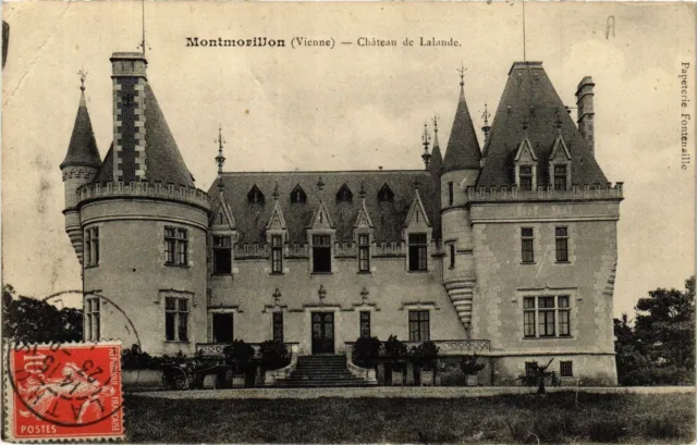 CPA AK MONTMORILLON - Chateau de Lalande (365501)