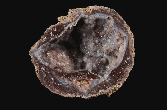 Candy Geode aus Mexiko 7x6x3cm und 102 g schwer, mit wunderschönen Strukturen.