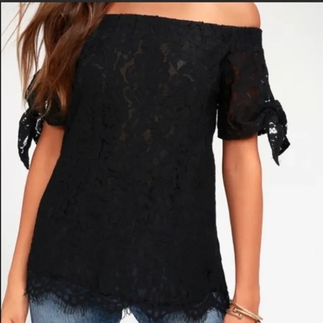 Lulu’s Black Lace Off the Shoulder Ethereal Top, size Small