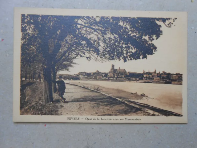 CPA nevers quai de la junction with its chestnut trees