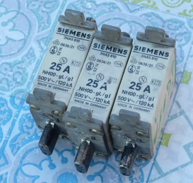 3X Siemens 3NA5810 fusible 25A taille 000 gL/gG 500V Lot de 3 d'occasion