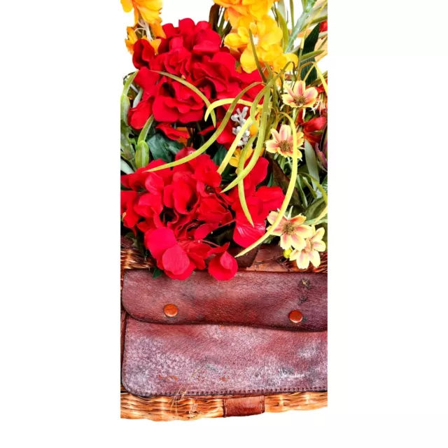 WOODLAND FISHING CREEL floral arrangement.  This is a rustic looking floral. 2