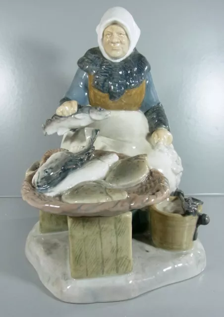 Bing & Gröndahl - Porzellanfigur von Axel Locher - " Fischverkäuferin " 2