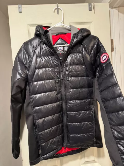 Canada Goose Hybridge Lite Hooded Jacket in Black (Red Inner) 2703M