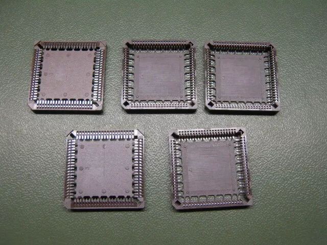 5 Stück - IC-Fassung SMD PLCC-84 Höhe 4,5mm  Socket 84-polig Sockel 84-pin