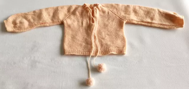 Vtg Unbranded Peach/Pink Pullover Vneck Baby Sweater with Strings & Balls