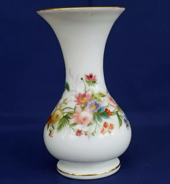 BACCARAT Jean François ROBERT Vase en Opaline Peinte Fleurs au Naturel ca 1840