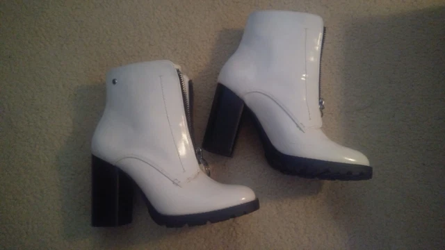 Simply vera vera wang grouse sales women's high heel ankle boots