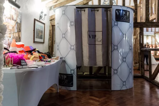 PHOTO BOOTH HIRE Essex & Kent - Discount Wedding + Party Price