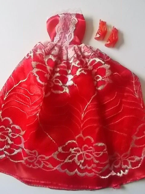 robe de princesse + paire de chaussures  pour  poupée barbie