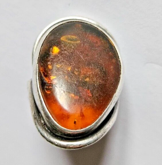 Bague Ancienne En Argent Massif Avec Ambre De La Baltique – Pièce Unique Occasion