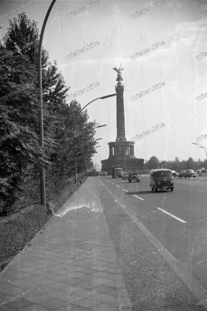 Negativ-Berlin-Siegessäule-Großer-Stern-Tiergarten-Architektur-KFZ-Verkehr