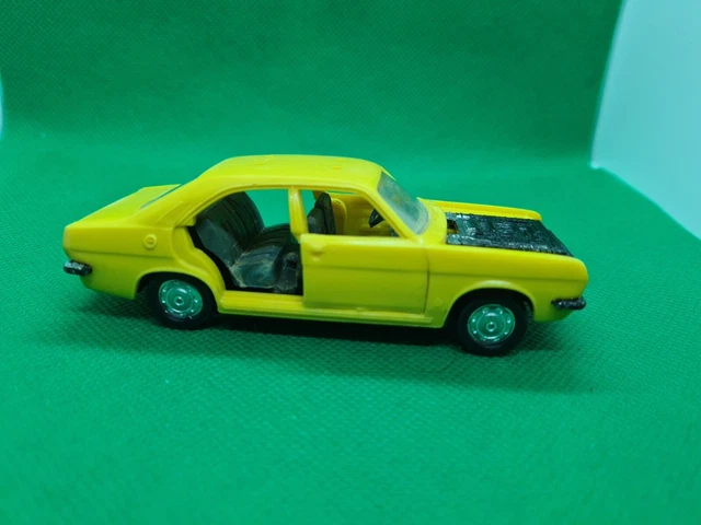 Miniature NOREV – Chrysler 180 Blanche – Échelle 1/43 – Occasion