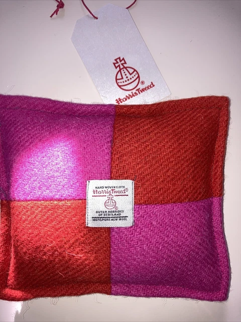 "Almohadilla de fieltro de aguja en tela de mosaico Harris Tweed relleno de arroz de Hesse 7""x6"""