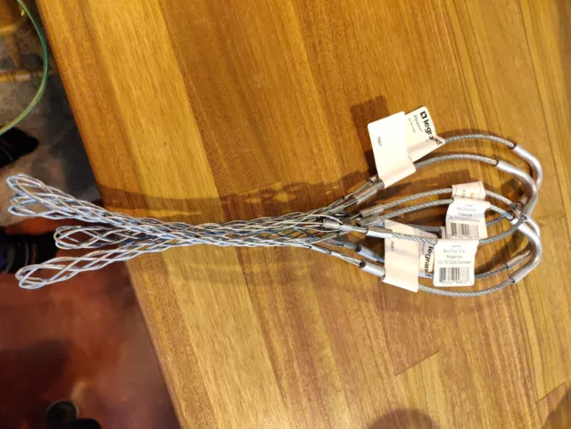 Legrand - FC52 Bus Drop Cable Relief - Single Eye .53" - .73" Cord Diameter 