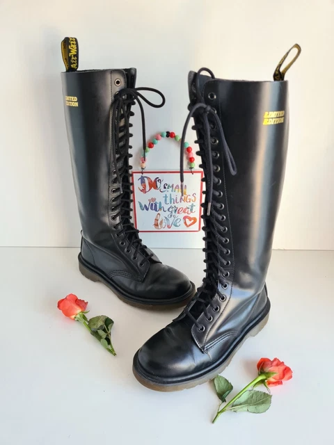 Doc martens 20 deals trous pas cher