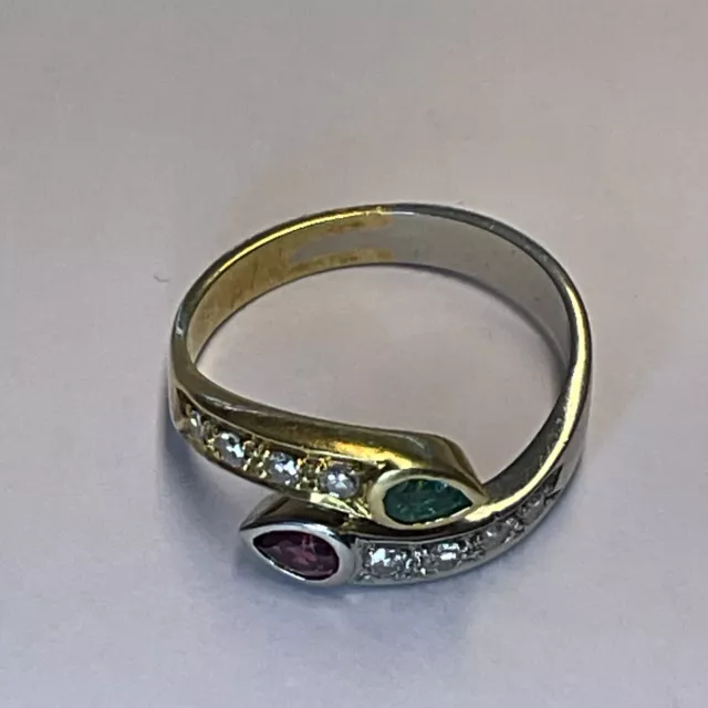 Schöner 750er Bi-Color Gold Ring 8 Diamanten Smaragd Rubin RW17,8 Gesamt 3,88g