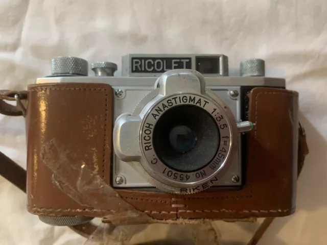 RICOLET CAMERA WITH RICOH ANASTIGMAT 1:3.5 F=45 MM LENS With Camera & Film Case
