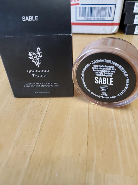 Base en polvo suelta Younique Touch ""Sable"" nueva