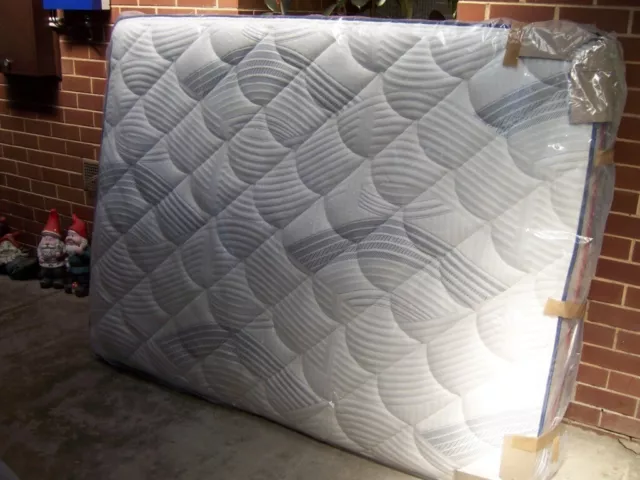 Queen Mattress - Australian Made - Recaptive Plush Pillow top - Style Sleepyhead