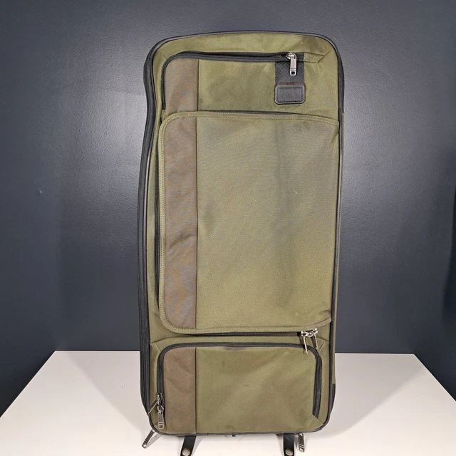 Tumi Merge Large 30" Wheeled Duffel Bag Luggage Dark Green