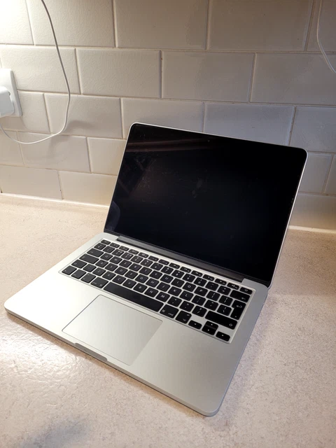 Apple MacBook Pro Retina 13 in. (128GB SSD; Intel Core i5 5th Gen., 2.70 GHz,...