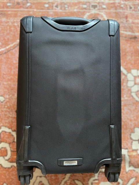 Tumi Alpha 2 International Expandable 4 Wheeled Carry-On Black Spinner $795 3