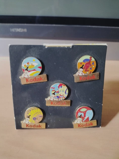Feuillet KODAK Couleurs Du Monde 1993 – Édition Collection Avec Pin's Et Montre