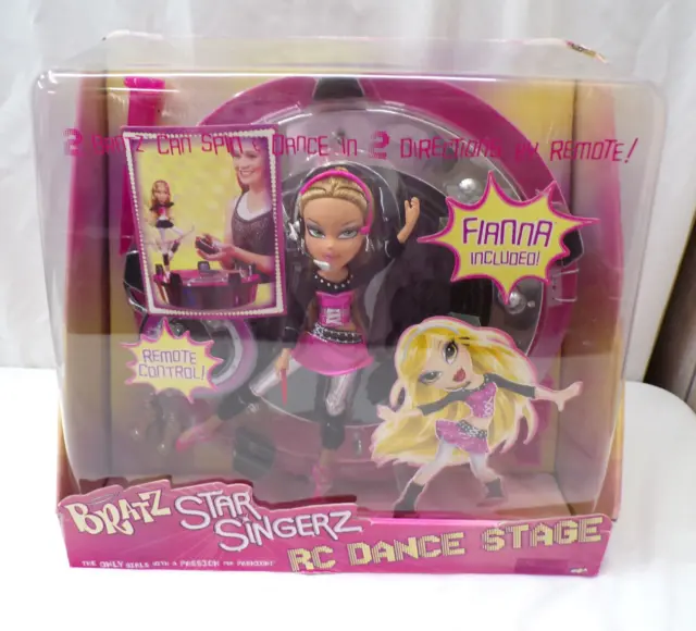 Bratz Doll Bratz Star Singerz RC Dance Stage and Fianna Doll New In Box