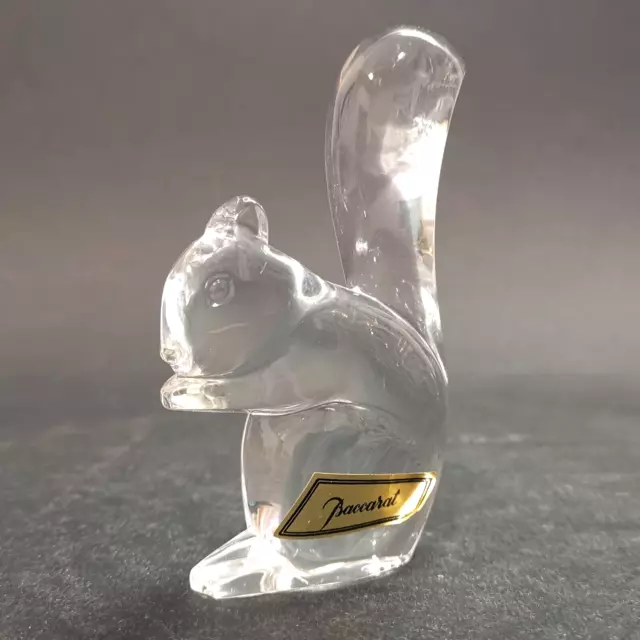 BACCARAT, écureuil (squirrel) en cristal presse-papier, estampillé, H. : 11.5 cm