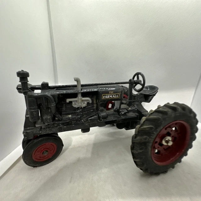 Tracteur Miniature ERTL Farmall F-20 1/16 - International Harvester Gris - Modèle Diecast Métal