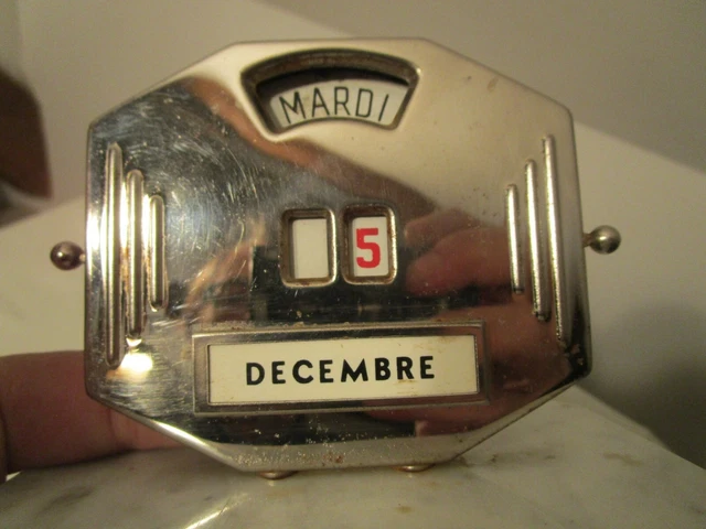 Calendrier Perpétuel Vintage En Chrome Et Marbre Avec Porte Stylos De Mistral France
