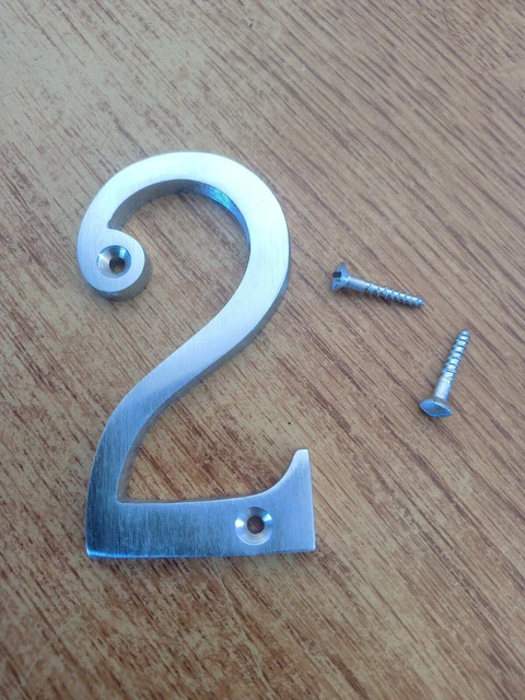 Latón Hertiage 3" (76 mm) número / número 2 acabado cromado satinado