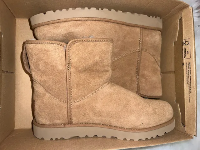 UGG Cory II Genuine Shearling Lined Boot Chestnut Brown Suede 1125792 Size 9